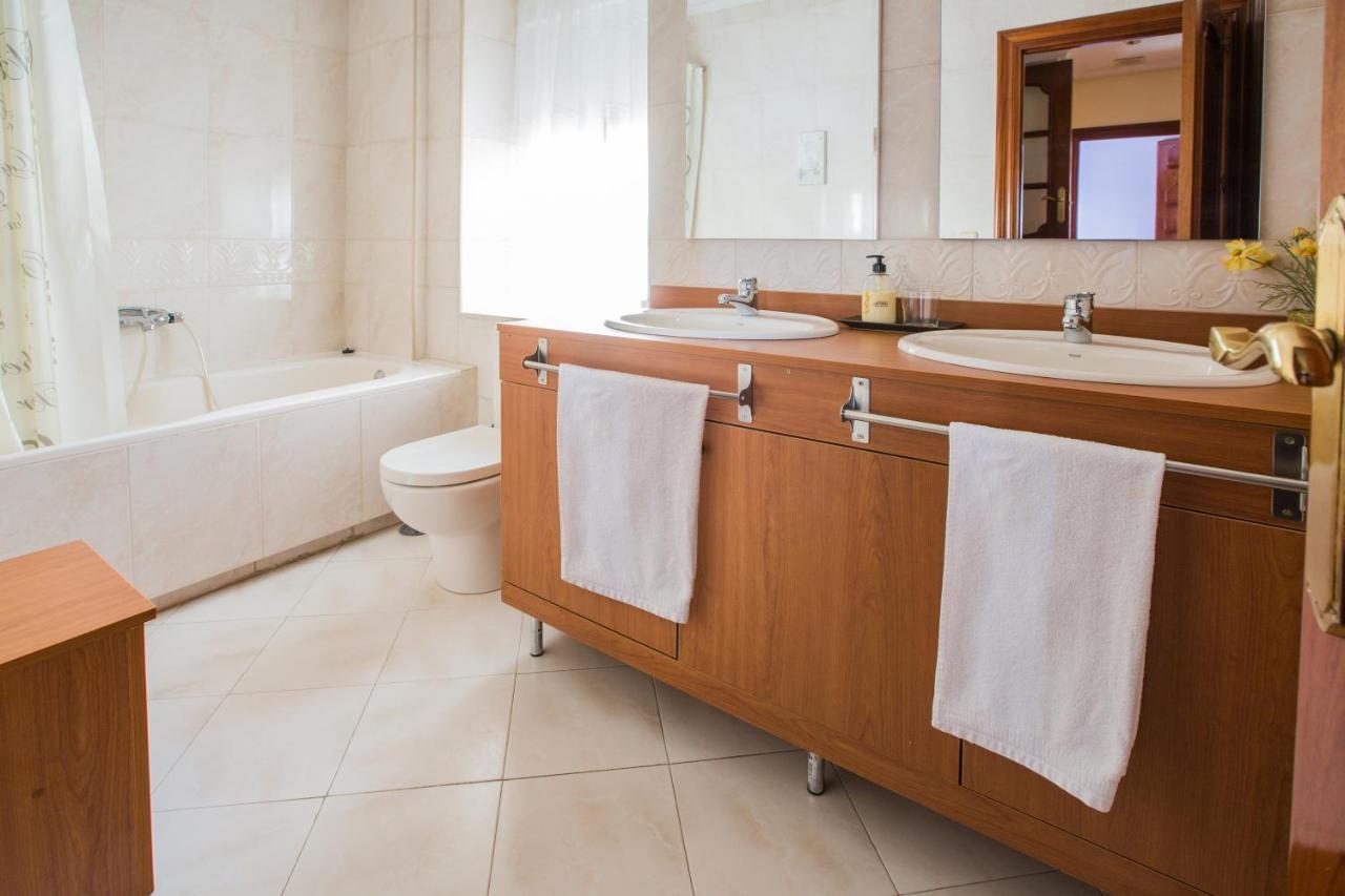 Apartamentos Turisticos Avila Villa Carmen II ภายนอก รูปภาพ